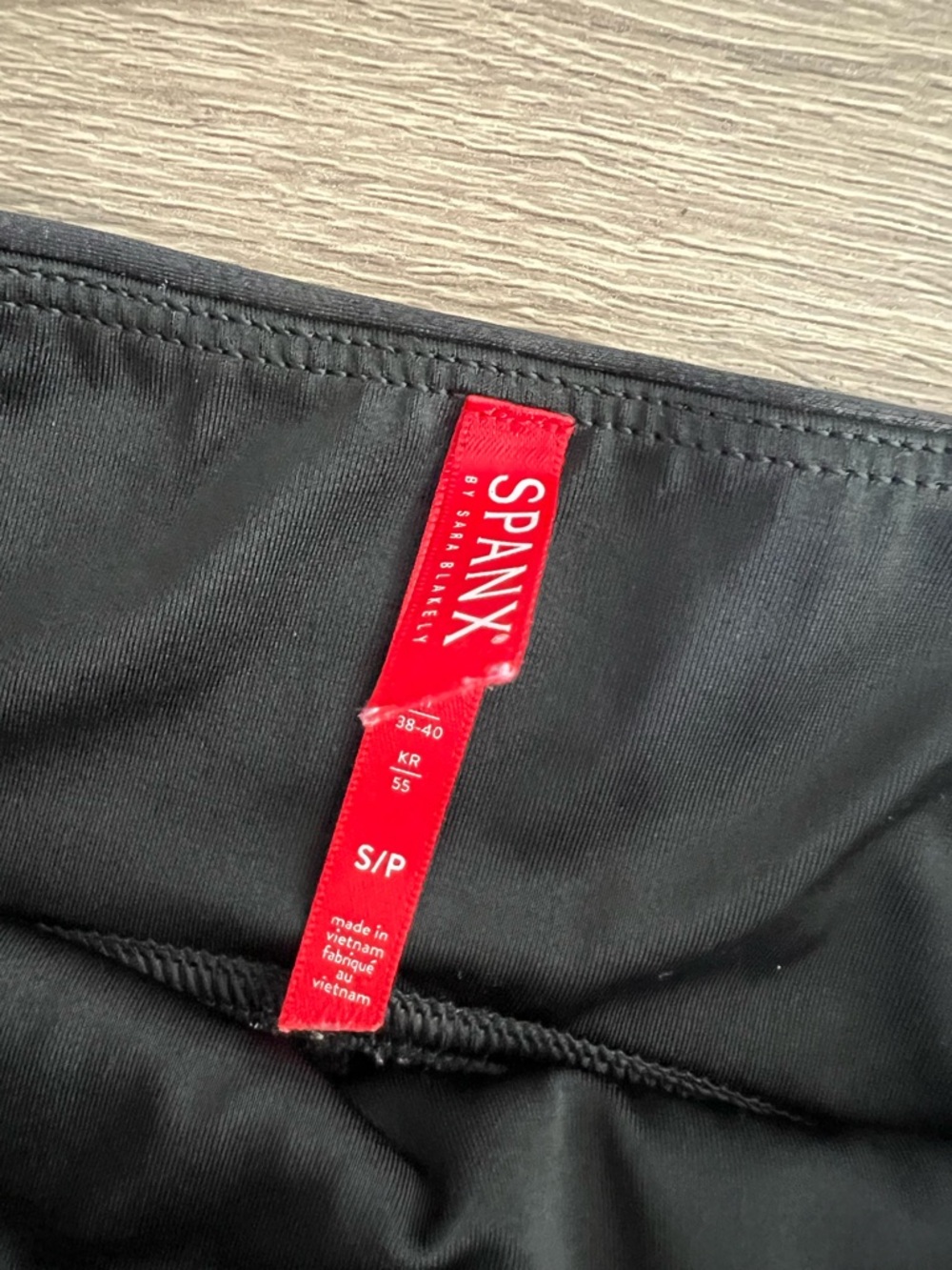 SPANX Faux Leather Leggings Black Coated Skinny Pull On Ankle Length Size Small - Picture 9 of 12